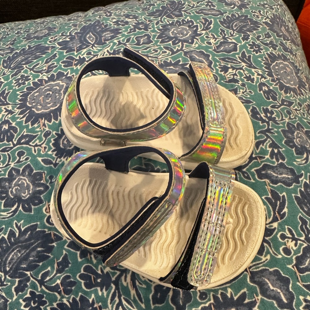 Native Holographic Sandals for Kids- size 4